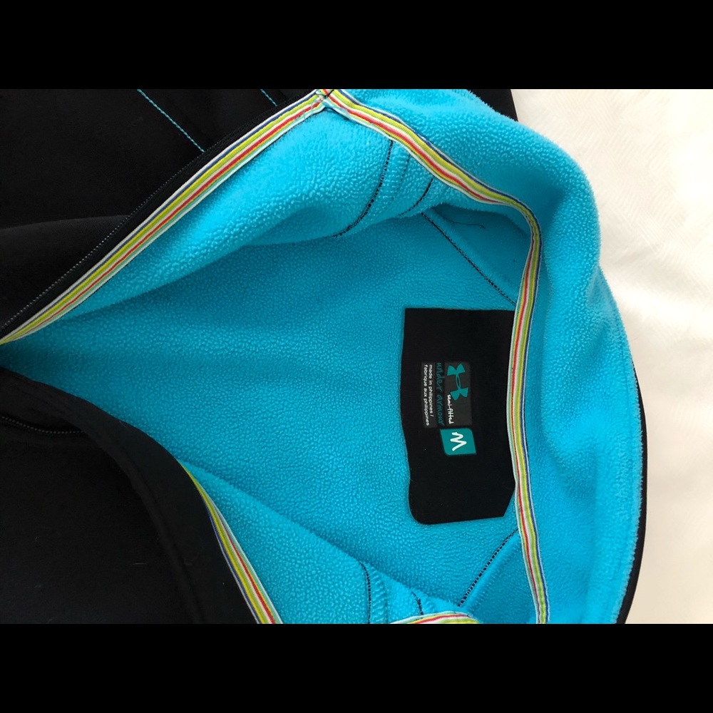 Under Armour 1/2 zip fleece. Medium - Picture 2 of 6